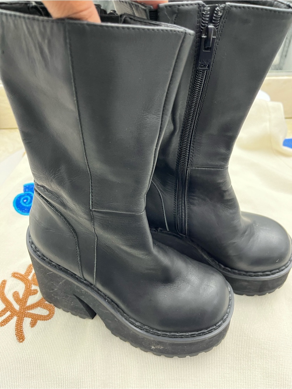 UNIF Platform Boots sz5
